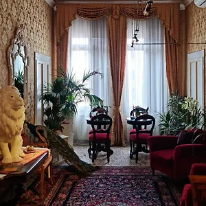 Friendly - Luxury In Italien